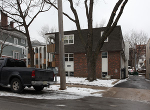 Uptown Court in Kansas City, MO - Building Photo - Building Photo