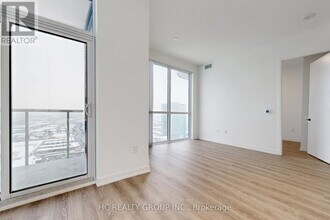 8 Interchange Wy in Vaughan, ON - Building Photo - Building Photo