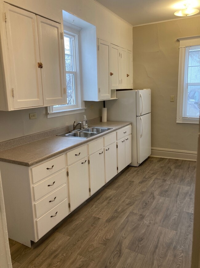 403 3rd Ave NW, Unit #5 in Mandan, ND - Building Photo - Building Photo