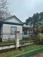 138 Morrill Ave in San Antonio, TX - Building Photo - Building Photo