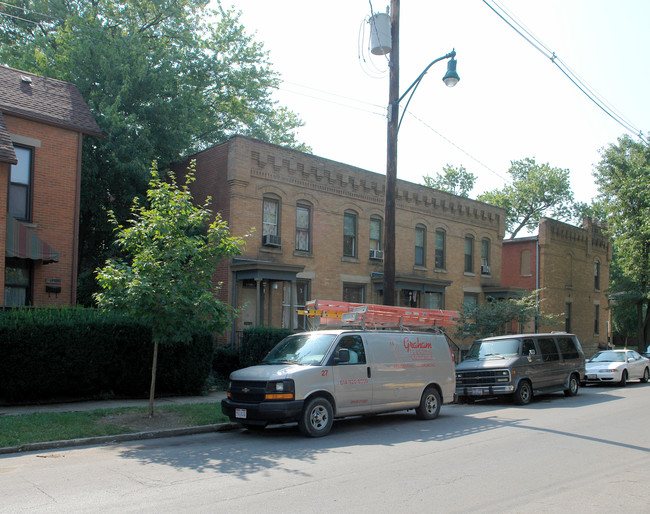 1338-1346 Dennison Ave in Columbus, OH - Building Photo - Building Photo