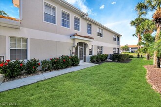 3056 Horizon Ln in Naples, FL - Foto de edificio - Building Photo