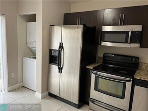 6255 SW 47th Manor in Davie, FL - Building Photo - Building Photo