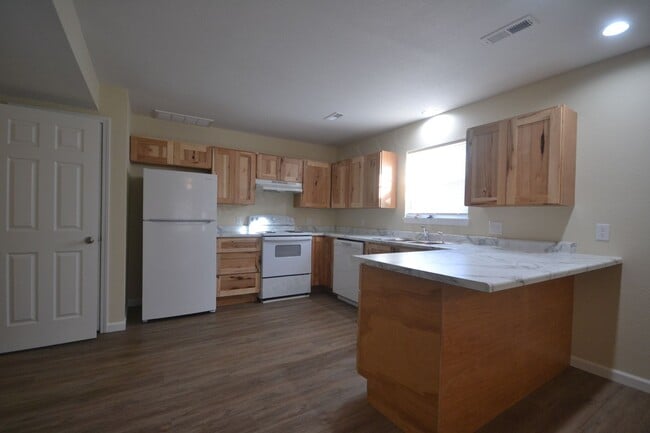510 Poplar St in Buffalo, MO - Building Photo - Building Photo