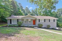 214 Potomac Ct in Woodstock, GA - Foto de edificio - Building Photo