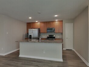 20660 Dunrobin Dr in Porter, TX - Foto de edificio - Building Photo