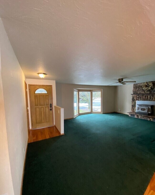 9559 W Prairie Ave in Post Falls, ID - Building Photo - Building Photo
