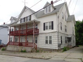 204 Welles St, Unit 2R in Woonsocket, RI - Building Photo