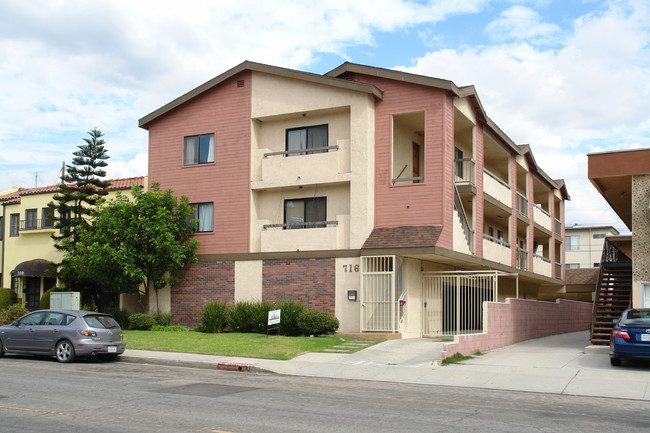 716 N Jackson St in Glendale, CA - Foto de edificio - Building Photo