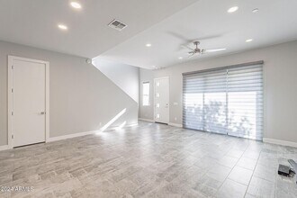 2645 E Osborn Rd in Phoenix, AZ - Building Photo - Building Photo