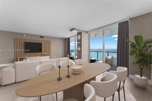 10 Venetian Way in Miami Beach, FL - Building Photo