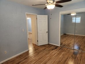 1324 W 4th St in Cedar Falls, IA - Building Photo - Building Photo