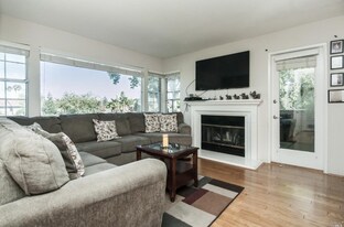 2915 N Texas St, Unit 249 in Fairfield, CA - Building Photo