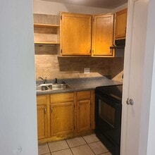 1019 N Boxwood Dr in Mount Prospect, IL - Building Photo - Building Photo