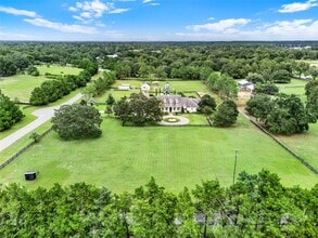 24044 Integrity Way in Sorrento, FL - Building Photo - Building Photo