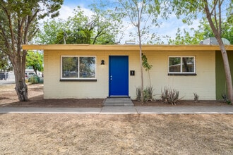 Pecan Grove Estates in Tempe, AZ - Foto de edificio - Building Photo