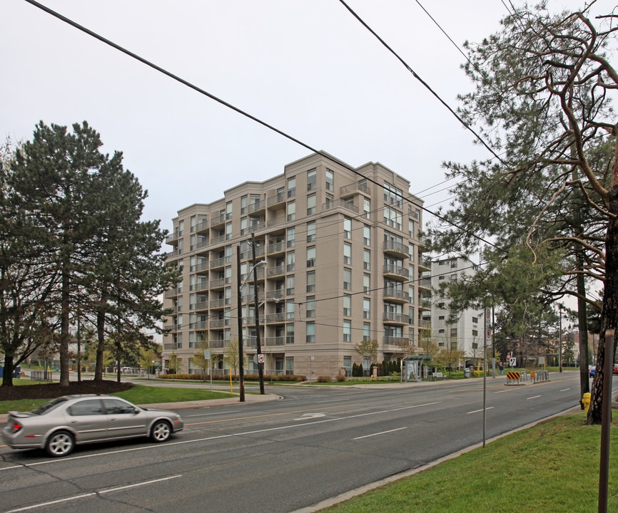 4200 Bathurst St in Toronto, ON - Building Photo