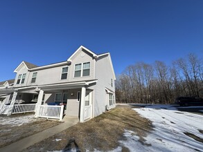 Pheasant Run Townhomes in Red Wing, MN - Building Photo - Building Photo