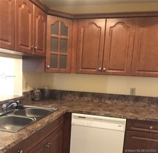 845 Twin Lakes Dr-Unit -30-E in Coral Springs, FL - Building Photo - Building Photo