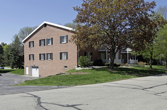 Linden Lane Apartments in Thiensville, WI - Building Photo - Building Photo