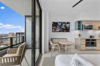 159 NE 6th St in Miami, FL - Building Photo - Building Photo