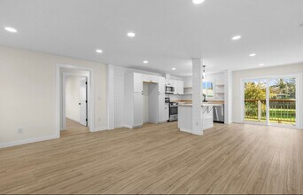 19367 Lucille St in Anderson, CA - Foto de edificio - Building Photo