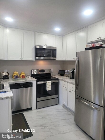 16309 Holly Hill Dr in Waldorf, MD - Building Photo - Building Photo