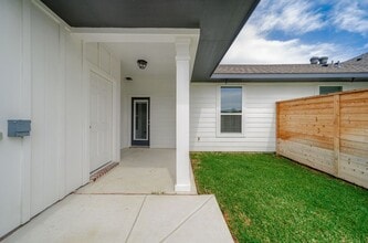 2023 Vintage Farms Wy in Brenham, TX - Foto de edificio - Building Photo