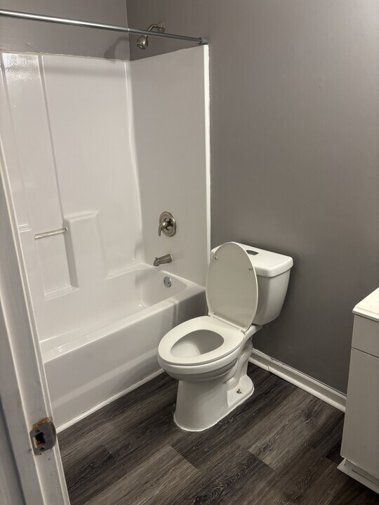 559 Woodlawn Ave NW, Unit Unit B in Atlanta, GA - Building Photo