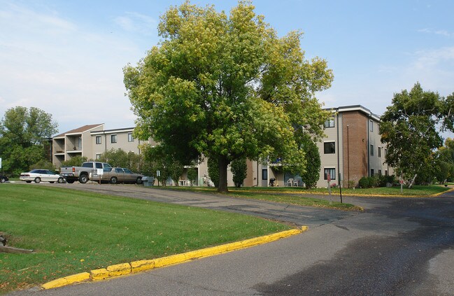 Plymouth Colony in Plymouth, MN - Foto de edificio - Building Photo