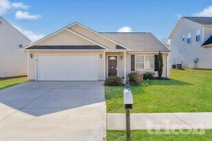 519 Barn Swallow Dr in Simpsonville, SC - Building Photo