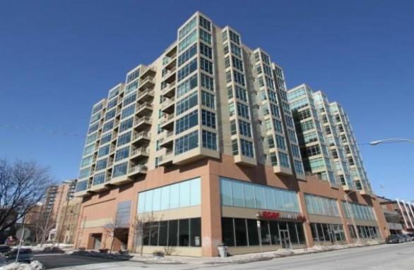 1550 E Royall Pl, Unit 708 in Milwaukee, WI - Foto de edificio - Building Photo
