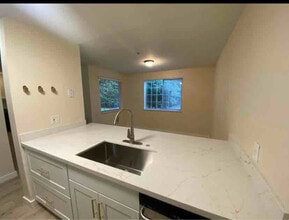7453 Newcastle Golf Club Rd in Newcastle, WA - Building Photo - Building Photo