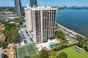 3301 Bayshore Blvd in Tampa, FL - Building Photo