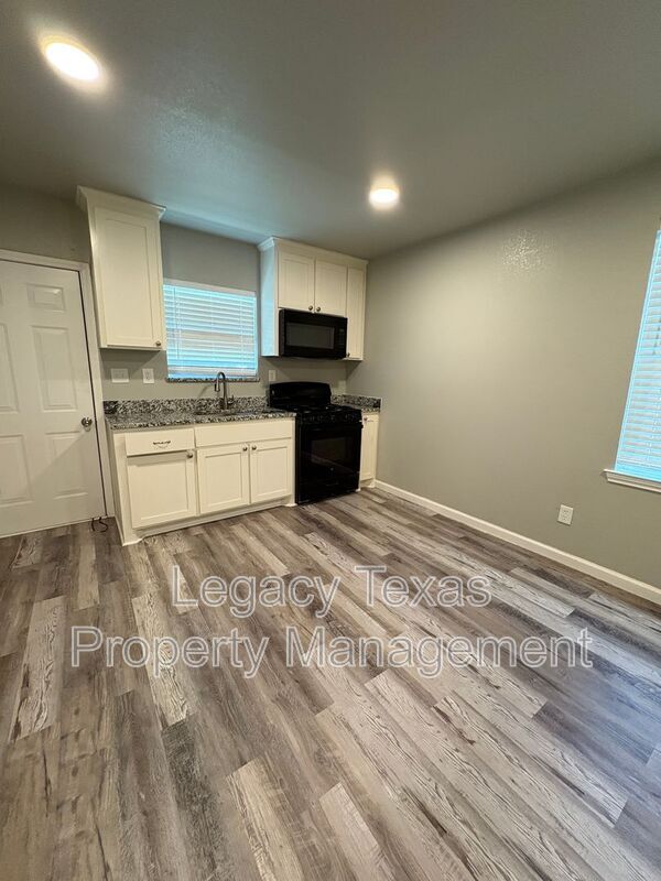 101 Lane Ave in Cleburne, TX - Building Photo - Building Photo