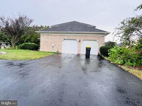 159 Honora Dr in Bear, DE - Building Photo - Building Photo