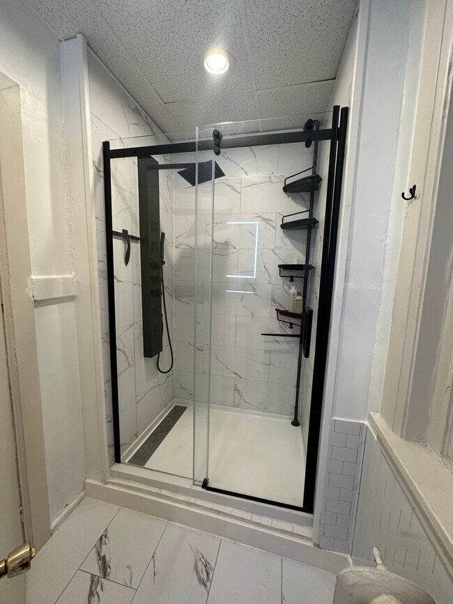 5460 Broad St-Unit -Unit 1 in Pittsburgh, PA - Building Photo - Building Photo