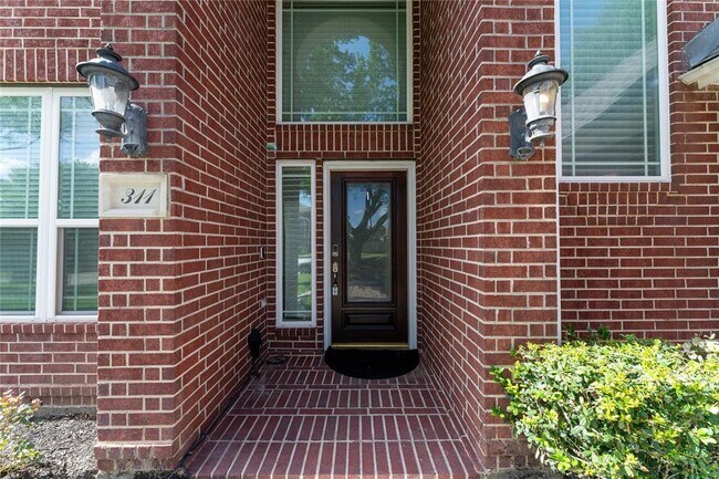 311 Saunter Dr in Stafford, TX - Building Photo - Building Photo