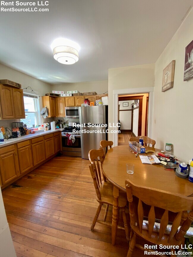 270 Harvard St, Unit 1 in Medford, MA - Building Photo - Building Photo