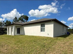 868 Cervantes St E in Lehigh Acres, FL - Building Photo - Building Photo
