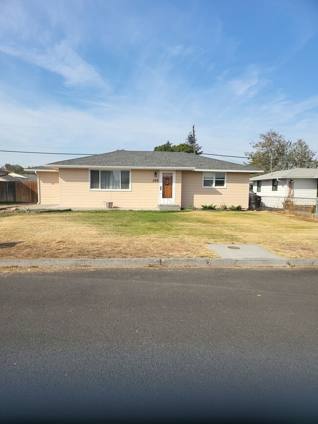 property at 255 J St NE