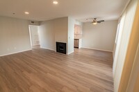 10755 Kling Street in North Hollywood, CA - Foto de edificio - Interior Photo