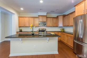 4106 Vallonia Dr in Cary, NC - Foto de edificio - Building Photo