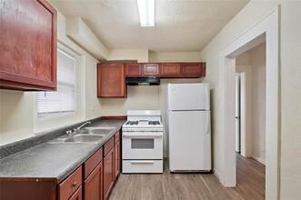7012 Sherman St-Unit -1 in Houston, TX - Foto de edificio - Building Photo