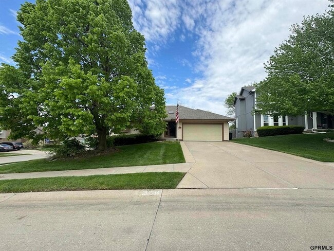 property at 16642 Adams St