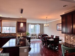 42253 Dean Chapel Square in Chantilly, VA - Building Photo - Building Photo