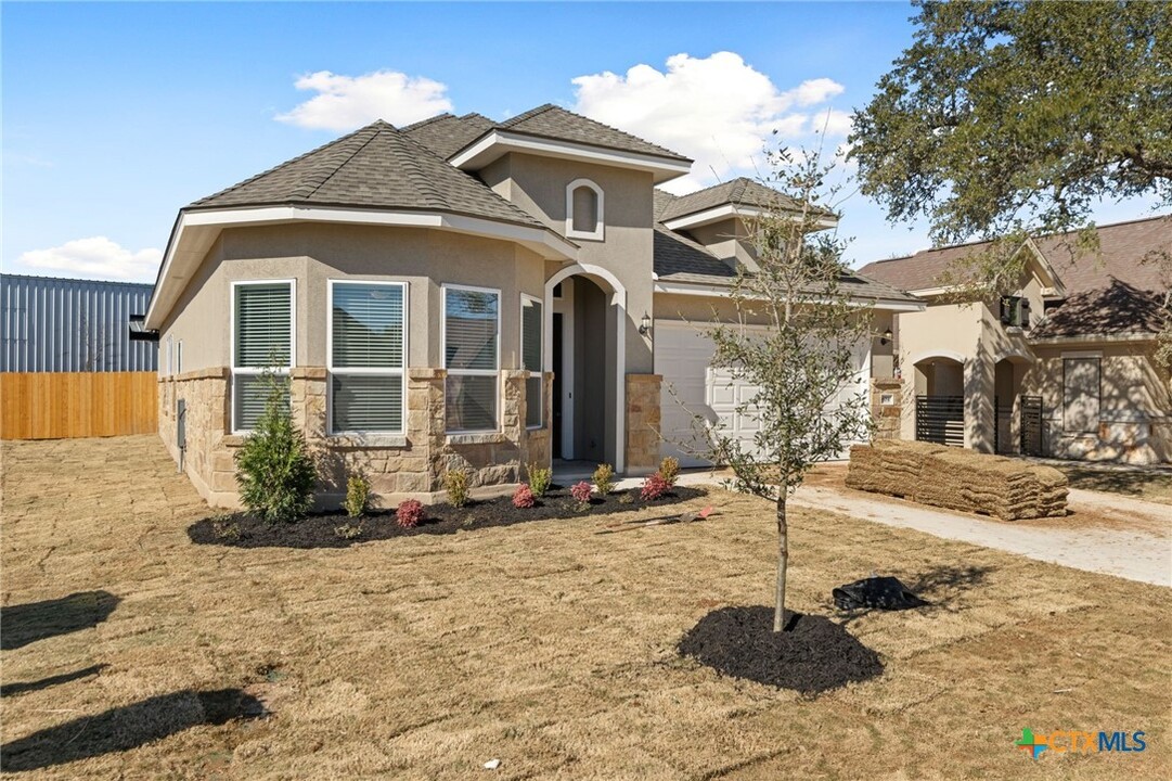 604 Carriage House in Spring Branch, TX - Building Photo