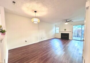 9204 4 Mile Creek Rd in Charlotte, NC - Building Photo - Building Photo