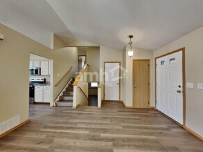 2130 Winding Hollow Dr in Grove City, OH - Building Photo - Building Photo