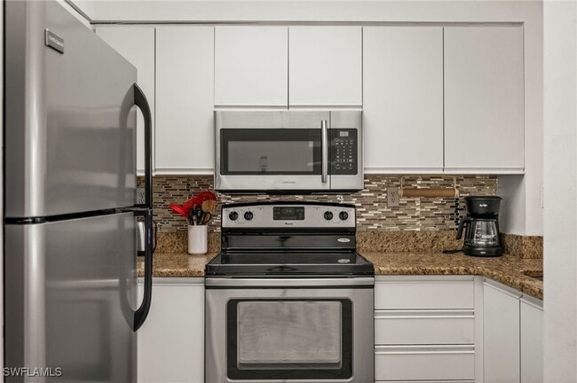 3327 Olympic Dr in Naples, FL - Building Photo - Building Photo